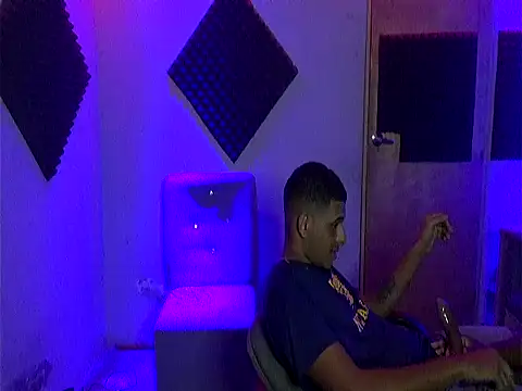 Snapshot of jess2020 chatting on 22, 11, 2025 jess2020 online show from 22, 11, 2025