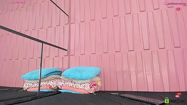 Snapshot of Briana_Wells_ chatting on 4, 3, 2025 Briana Wells online show from 4, 3, 2025