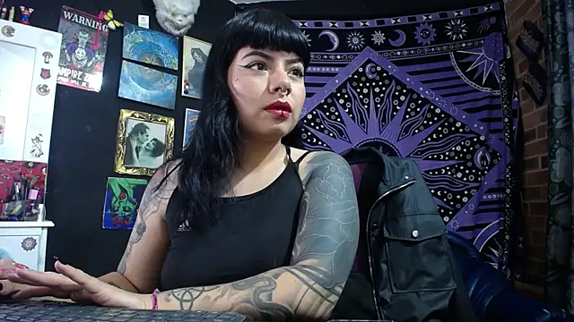 Yourmadame P online show from 6, 7, 2026
