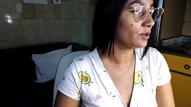 Snapshot of Leticia_goddes chatting on 6, 11, 2025 Leticia goddes online show from 6, 11, 2025