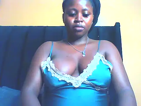 Snapshot of EboniesBelle chatting on 17, 4, 2026 EboniesBelle online show from 17, 4, 2026