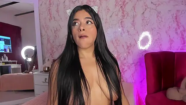 SophiieWilson  online show from 14, 10, 2025