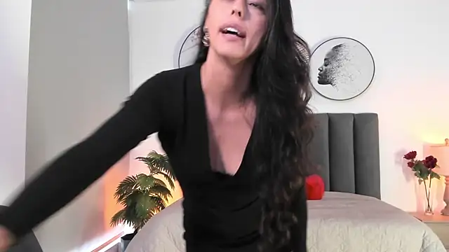 Snapshot of SaharaGarcia__ chatting on 19, 2, 2025 SaharaGarcia online show from 19, 2, 2025