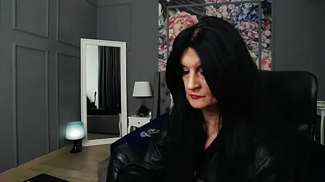 DomMelissaW online show from 11, 12, 2024