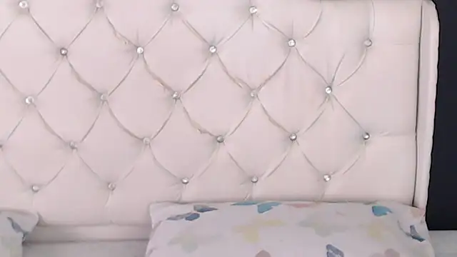 Snapshot of LiaVillalobos chatting on 12, 9, 2025 LiaVillalobos online show from 12, 9, 2025
