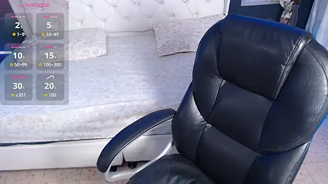 Snapshot of LiaVillalobos chatting on 27, 9, 2025 LiaVillalobos online show from 27, 9, 2025