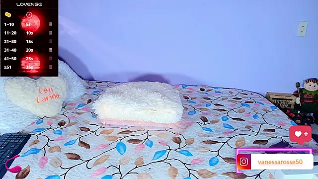 Snapshot of Julieth_Rossi chatting on 17, 9, 2025 Julieth Rossi online show from 17, 9, 2025