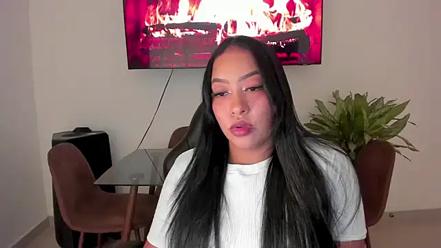 brunetenikole02 online show from 14, 3, 2025