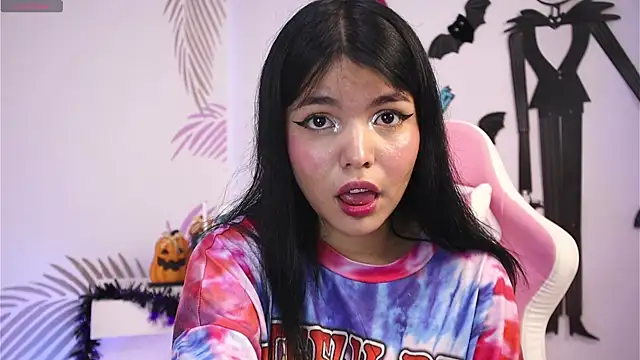 Snapshot of dianebleu chatting on 17, 10, 2025 dianebleu online show from 17, 10, 2025