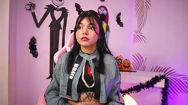 Snapshot of dianebleu chatting on 22, 10, 2025 dianebleu online show from 22, 10, 2025