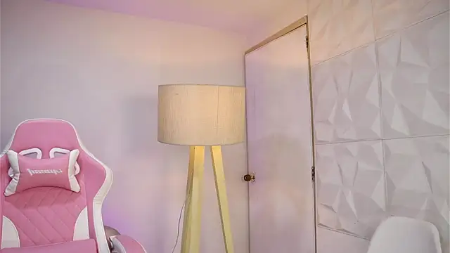 Snapshot of dianebleu chatting on 7, 11, 2025 dianebleu online show from 7, 11, 2025