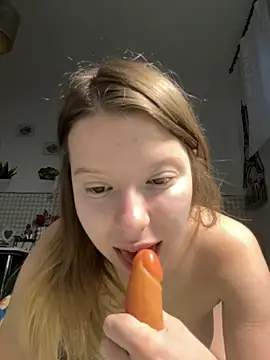 Snapshot of kimczii chatting on 29, 4, 2026 kimczii online show from 29, 4, 2026