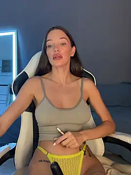 julia fly online show from 7, 7, 2026