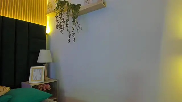 Snapshot of AntonellaaHot chatting on 5, 2, 2025 AntonellaaHot online show from 5, 2, 2025