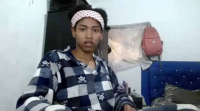 Snapshot of angelamarie1 chatting on 7, 12, 2024 angelamarie1 online show from 7, 12, 2024