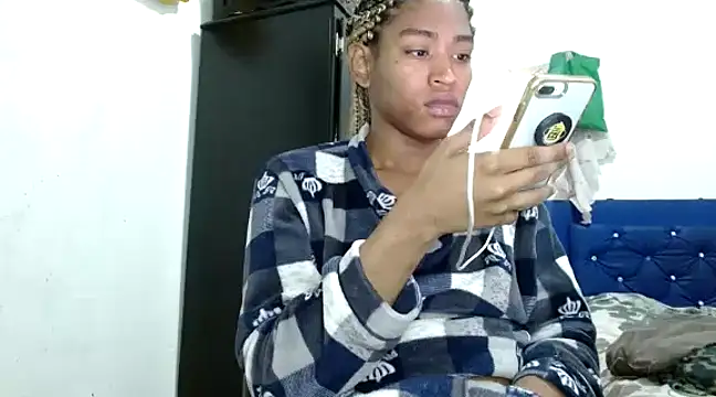 Snapshot of angelamarie1 chatting on 2, 1, 2025 angelamarie1 online show from 2, 1, 2025