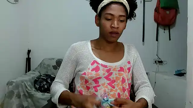 Snapshot of angelamarie1 chatting on 11, 9, 2025 angelamarie1 online show from 11, 9, 2025