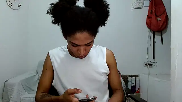 Snapshot of angelamarie1 chatting on 9, 10, 2025 angelamarie1 online show from 9, 10, 2025