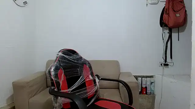 angelamarie1 online show from 11, 11, 2025