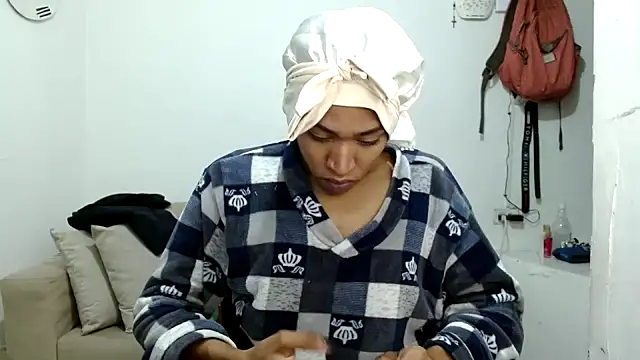 angelamarie1 online show from 2, 12, 2025