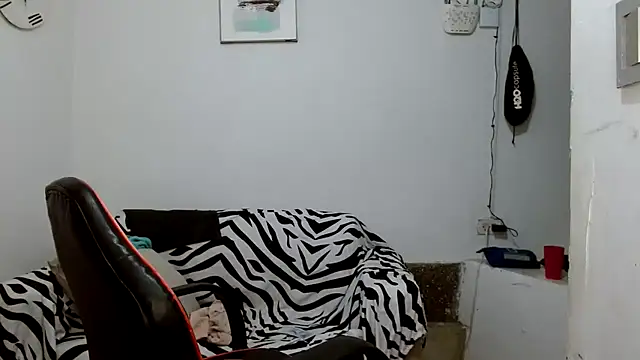 angelamarie1 online show from 5, 4, 2026