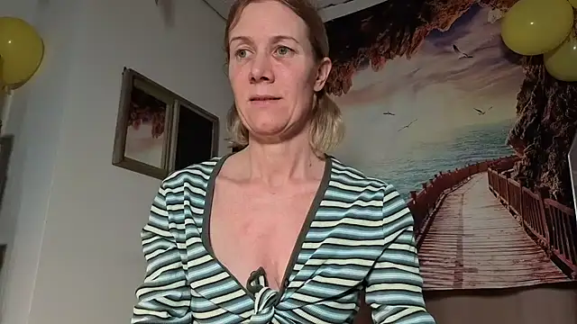 Snapshot of Lola_Belgium chatting on 29, 4, 2026 Lola Belgium online show from 29, 4, 2026