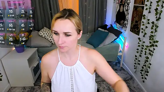 Snapshot of Karinella_x chatting on 21, 3, 2025 Karinella x online show from 21, 3, 2025