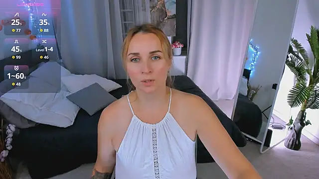 Snapshot of Karinella_x chatting on 22, 10, 2025 Karinella x online show from 22, 10, 2025