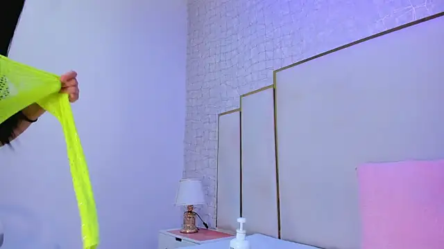 paola rodriguez online show from 12, 4, 2026