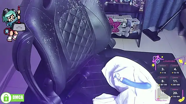 Roxy clark online show from 17, 4, 2026