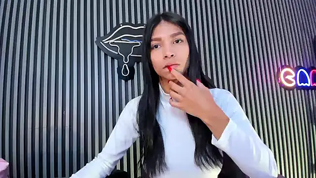 LauraAristizabal online show from 7, 2, 2025