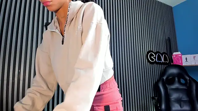 LauraAristizabal online show from 21, 2, 2025