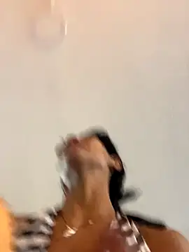 LauraAristizabal online show from 7, 10, 2025