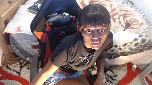 Snapshot of sexyjustin202 chatting on 12, 11, 2025 sexyjustin202 online show from 12, 11, 2025