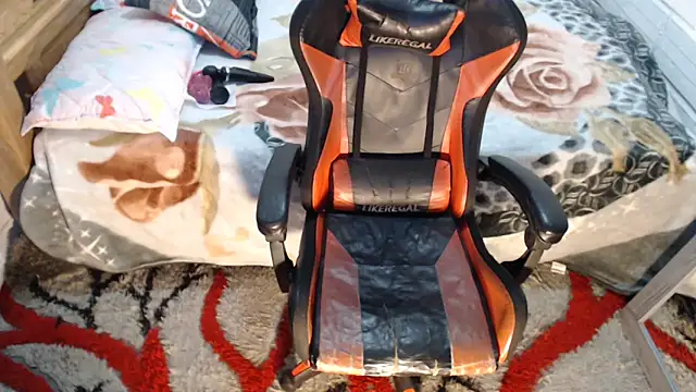 Snapshot of sexyjustin202 chatting on 18, 11, 2025 sexyjustin202 online show from 18, 11, 2025