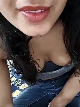 Snapshot of CuteSarikaLIVE chatting on 11, 2, 2025 CuteSarikaLIVE online show from 11, 2, 2025