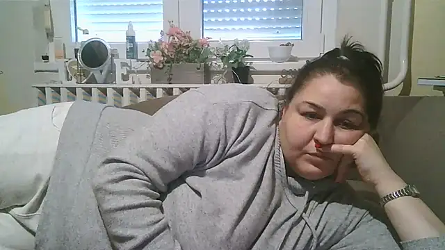 Snapshot of Mileva88 chatting on 28, 12, 2024 Mileva88 online show from 28, 12, 2024