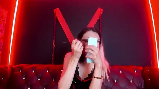 Snapshot of Victoria_Badgal_ chatting on 21, 11, 2025 Victoria Badgal online show from 21, 11, 2025