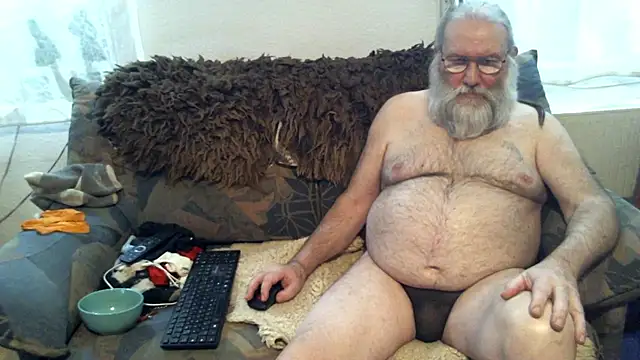 Snapshot of SexySantaC chatting on 6, 2, 2025 SexySantaC online show from 6, 2, 2025