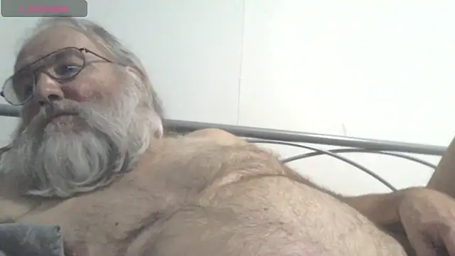 Snapshot of SexySantaC chatting on 5, 3, 2025 SexySantaC online show from 5, 3, 2025