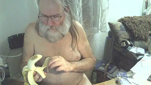 Snapshot of SexySantaC chatting on 18, 3, 2025 SexySantaC online show from 18, 3, 2025