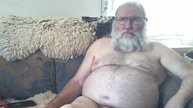 Snapshot of SexySantaC chatting on 8, 9, 2025 SexySantaC online show from 8, 9, 2025