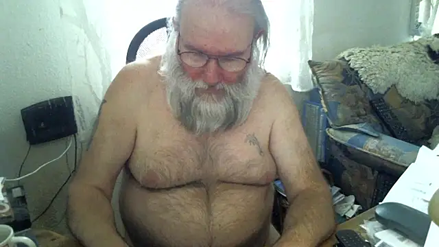 Snapshot of SexySantaC chatting on 6, 10, 2025 SexySantaC online show from 6, 10, 2025