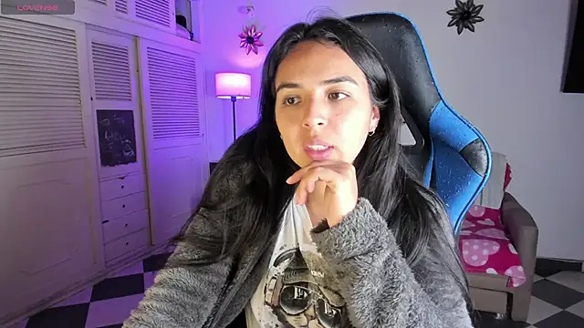 Miss Nicole online show from 31, 12, 2024