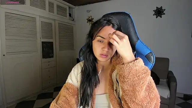 Miss Nicole online show from 6, 1, 2025