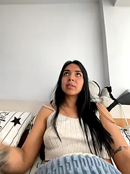 Miss Nicole online show from 5, 10, 2025