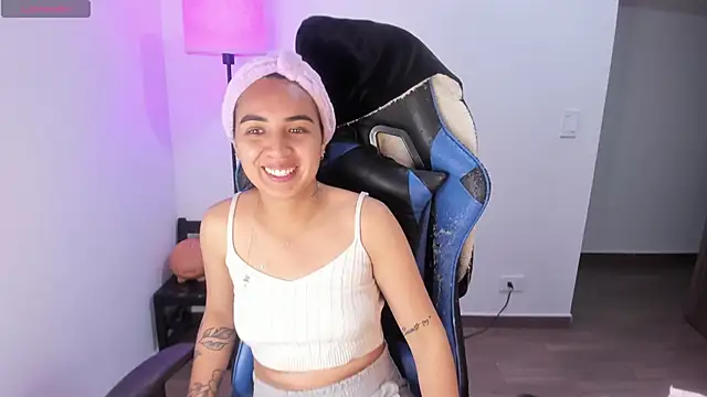 Miss Nicole online show from 5, 11, 2025