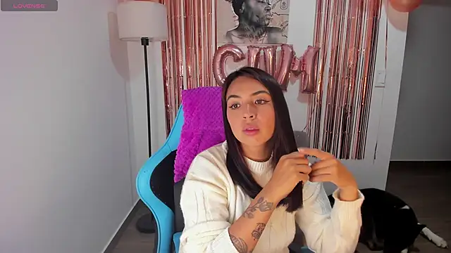 Miss Nicole online show from 8, 6, 2026