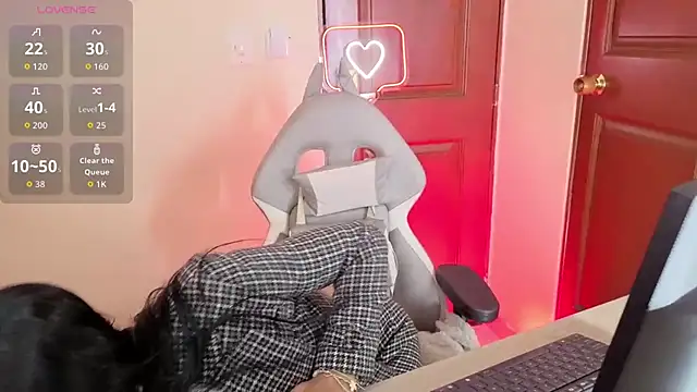  emma miller  online show from 7, 4, 2026