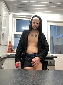 Snapshot of bigguy101 chatting on 1, 1, 2025 bigguy101 online show from 1, 1, 2025